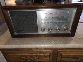 Re-724 National Panasonic Vintage Model 2 Band Am/fm Tabletop Radio