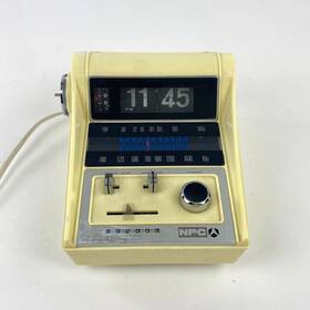 Np3000 Npc Vintage Flip Clock Am/fm Radio Electric Corded For Parts Or Repair