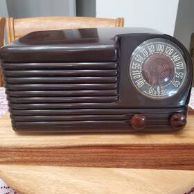 Olympic 6-501 Very Nice Vintage 1946 Torch Radio 6501 / Looks And Plays