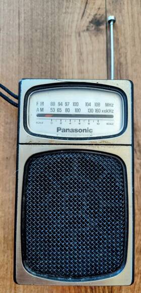 Rf-504d Panasonic Vintage Hand Held Radio Fm And Am