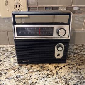 Rf-552 Panasonic Am/fm Portable Radio - No Power Cord Untested Parts/repair