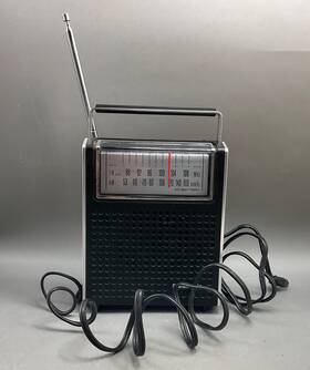 Rkk87za Panasonic Vintage Am/fm Portable Radio Made In Japan Ac/battery Fm Afc Ear Piece
