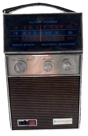 D-220.821 Peerless Katone Corp. Twin-a View Silver Solid State Collectible Retro Style Radio