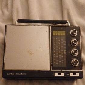 Penncrest 1988a Solid State Radio Am/fm/sw Bands Battery/electric