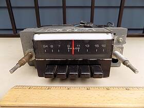 02a-18806 Philco Ford Vintage Am Auto Radio