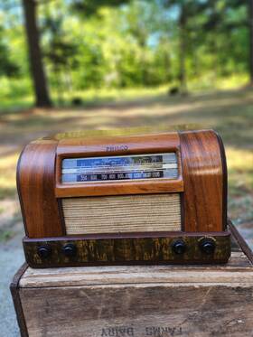 42-340 Philco Inch Multi-band Radio Wooden Cabinet Model 1942 Operational