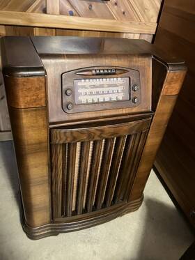 47-1230 Philco Vintage Radio Record Player Short Wave Standard Broadcast
