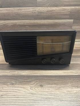 49-905 Philco Model Vintage Tabletop Am/fm Radio