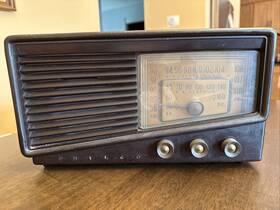 54-7630 Philco Vintage Tabletop Radio Model 54 7630
