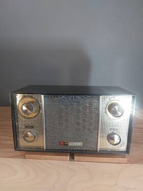 H984 Philco Vintage Am Fm Radio Untested For Parts Missing Cord Top Cracked