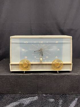 K777-124 Philco Vintage Am Radio #777-124 White Plastic Body Tested Working Art Deco