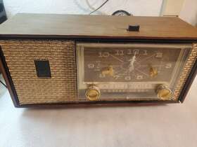 M798-124 Philco Vintage Clock Radio With Alarm And Sleep Timer Works