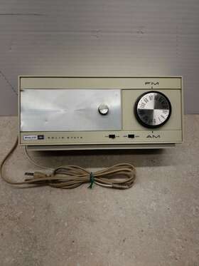 R409wh Philco Vintage Solid State Am Fm Radio Very Rare Ford Model