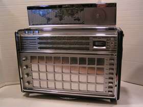 6l38 Philips Phillips Norelco De Luxe Portable Shortwave Radio