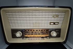 813e Polka Vintage Graetz Tube Radio Made In Germany Am Fm Shortwave 1950s