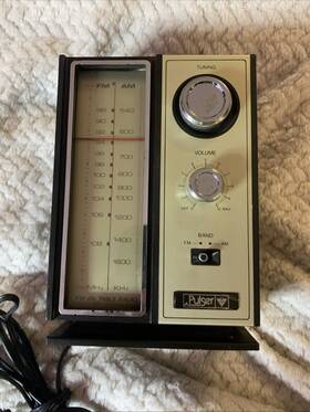 0031 Pulser Vintage Fm Am Table Radio 1975