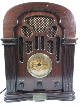 12-697 Radio Shack Vintage Am/fm Stained Wood Model Electric Tested