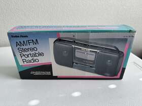 12-732 Radio Shack Vintage Realistic Am/fm Stereo Cat No Missing Shoulder Strap