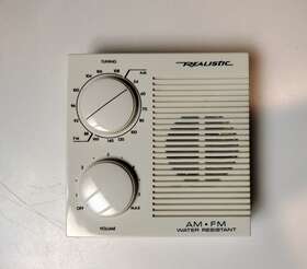 12-784 Radio Shack Realistic Inch Tested Vintage 1987 Water-resistant Am/fm
