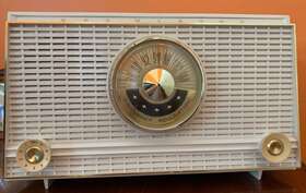 1-f-2e Rca Champagne White 1960s Mcm Victor Radio Model Now A Bluetooth Speaker