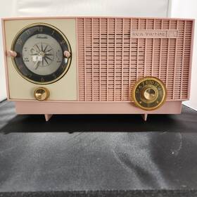 1-rd-33 Rca Vintage Pink Victor Tabletop Radio/clock Rare Clean