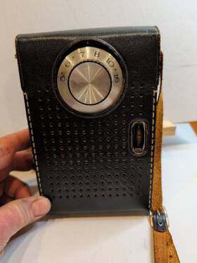 4-rg-11 Rca Vintage Victor Hand Radio With Stand Leather Case Untested Static