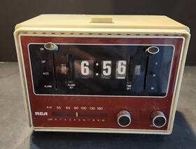 Rca 424y Vintage A.m. Clock Radio Working Model Rwd