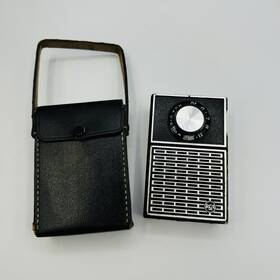 4rh11 Rca Vintage 1960s Victor Pocket Radio With Case Black Untested