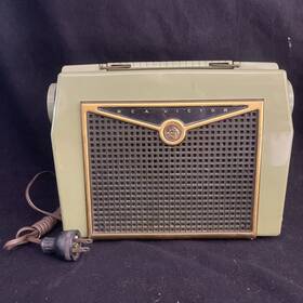 6-bx-8 Rca Vintage Antique Victor Am/fm Solid State Radio
