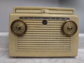 7-bx-6e Rca Victor Superheterodyne Portable Tube Radio For Parts/repair