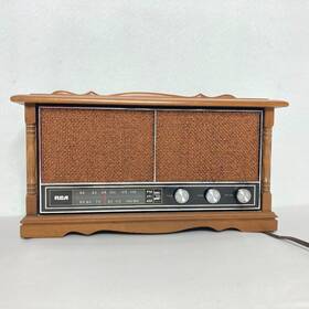 Rca 745l Vtg Fm/am Radio Model Rvc Col. Finish Made In Japan Rare - As Is Read