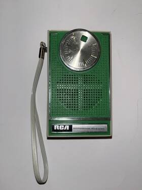 Rga-1049 Rca Vintage 60s Am Pocket Radio Model Rga1049 Tested Works