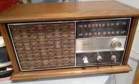 Rgc42s Rca Vintage 1960s Victor Console Real Wood Am Fm Tube Radio Model Pecan Rgc42s Rca Vintage 1960s Victor Console Real Wood Am Fm Tube Radio Model Pecan