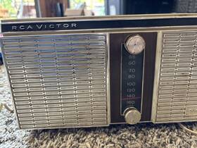 Rja35w-wal Rca Victor Solid State Radio. Tested And Working