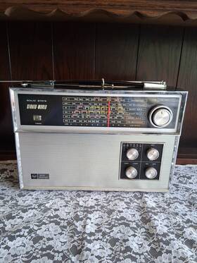 Rca Rjm68e Vintage Strato-world Portable 6 Band Radio Working Missing Battery Cover