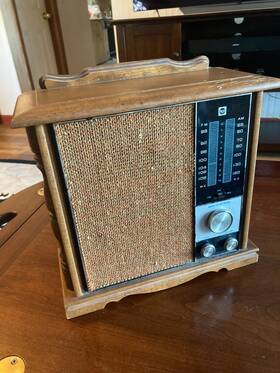 Rlc47l Rca Model Maple Finish Fm/am Vintage Radio For Parts Or Repair