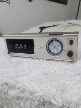 Rca Rws450w Vintage 1970s Flip Clock Radio Am/fm Mcm Space Age Retro Wood Grain