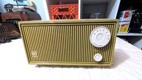 Rza201g Rca Vtg Model Am Tabletop Radio Lime Plastic Solid State Mcm Tested