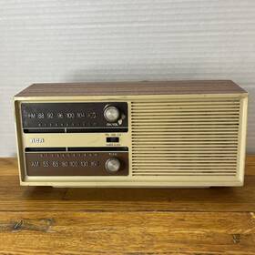 Rzc225w Rca Vintage Am/fm Solid State Radio - Model Wood Grain Works Great