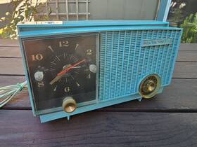 3-rd-35 Rca Victor Vintage Am Alarm Clock Radio Model Excellent Condition