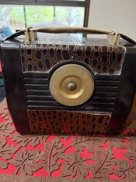 8-bx-5 Rca Victor Vintage Model Table Top Tube Radio Golden Throat Parts Repair