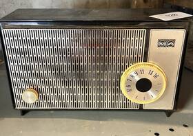 Rha-17e Rca Victor Rha17e Vintage 1965 Model Tube Radio Black 100% Complete Working