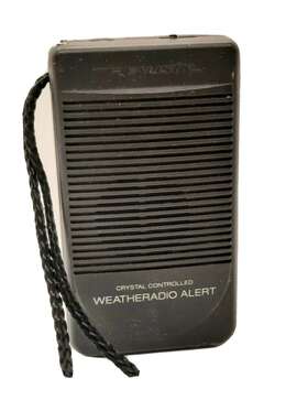 112-143 Realistic Vintage Weatheradio Alert Model Handheld Weather Band Radio