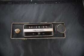 12-1344 Realistic Vintage Universal Am Low/high 12v Car Radio Model