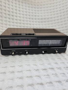 12-1509 Realistic Vintage Chronomatic 205 Alarm Clock Am/fm Radio Model Tested