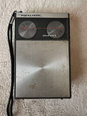 12-632a Realistic Vintage Solid State Am/fm Radio - Tandy Shack Taiwan