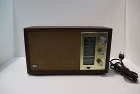 12-684 Realistic Vintage Am/fm Tabletop Radio Mta-7 Model / Works