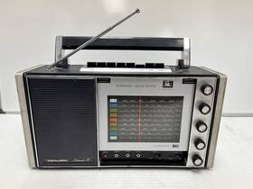 Astronaut-8 Realistic 12-715a Radio Am Fm Sw Vhf 8 Bands Powers Up