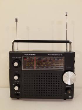 Patrolman-5 Realistic 12-773a Vtg. Radio Shack Multiband Am Fm Vhf Uhf Excellent