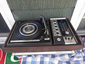 13-1196 Realistic Vintage Clarinette 84 Am/fm 8 Track Tape Deck Turntable Auto Changer